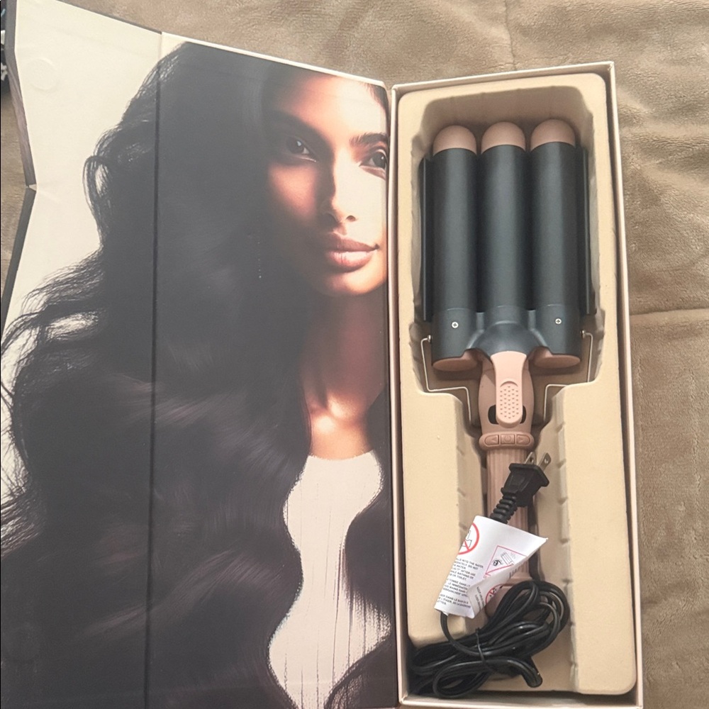 Triple Barrel Hair Waver - Black and Tan